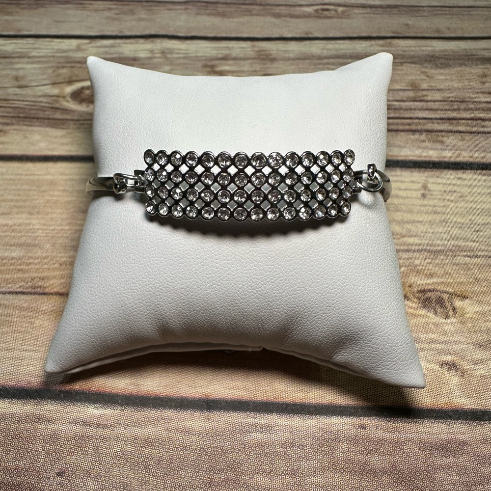 Silver & Rhinestone clasp bracelet - Picture 4 of 5